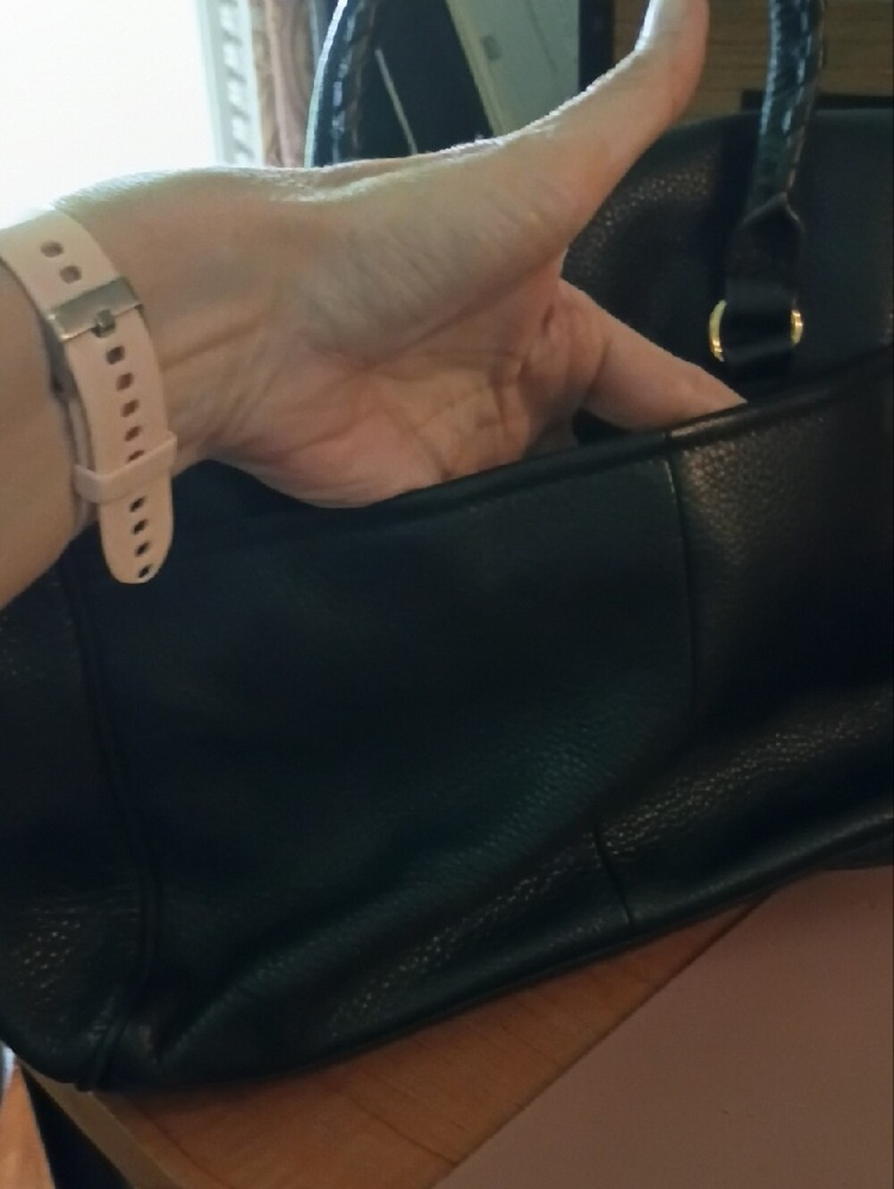 *NEW PRICE*Aimee Kestenberg Black and Gold Metallic Accent Satchel with Wristlet - Picture 10 of 13